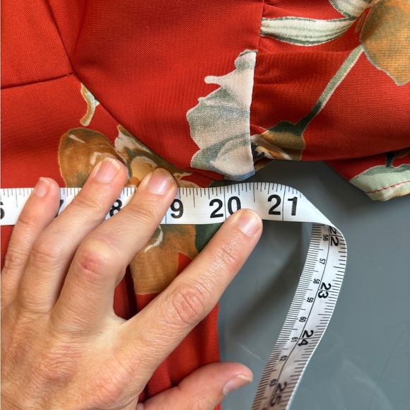 Anthropologie W5 Red Floral Flowy Feminine Boxy 3/4 Sleeve Blouse size Large - Picture 7 of 8